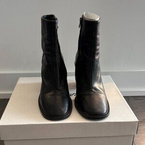 L'INTERVALLE black leather ankle boots